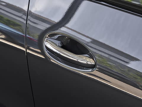 2026�� �Ŀ� GLC 260 4MATIC ����SUV