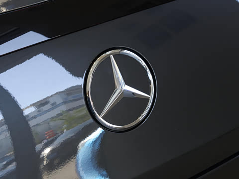 2026�� �Ŀ� GLC 260 4MATIC ����SUV