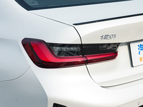 2026�� 330i M�˶���ҹ��װ