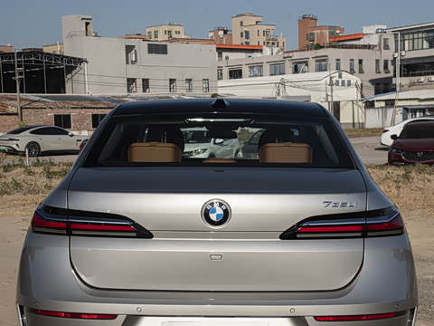 2026�� 735Li ������װ