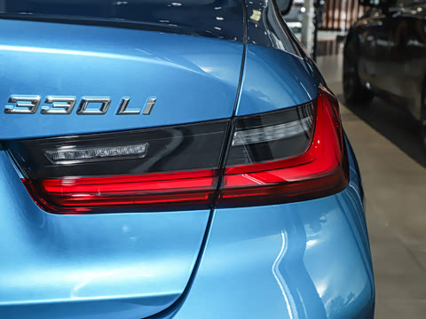 2025�� 330Li M�˶���ҹ��װ