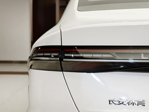 2025�� 2.0T ���ݰ�