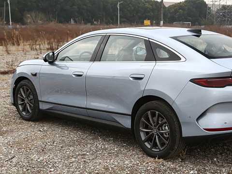 2025�� EV 470KM������