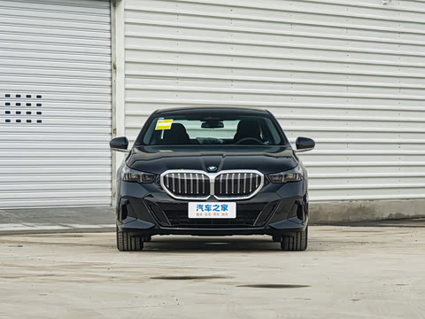 2026�� �Ŀ� 525Li M�˶���װ