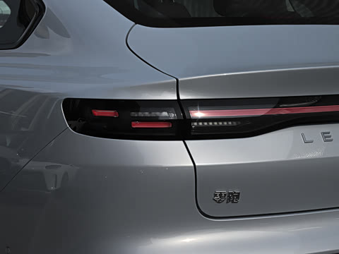 2027�� 670������