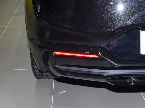 2026�� 600 SE 5��