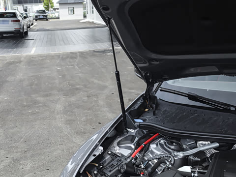 2026�� TFSI quattro 150kW �׷�������