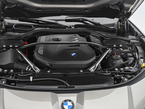 2027�� 740L �����