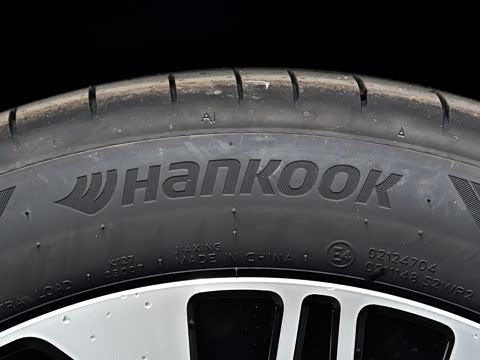 2026�� �Ŀ� E 300 L ������