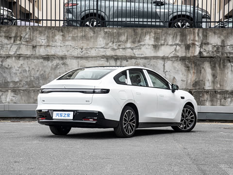 2027�� 670������