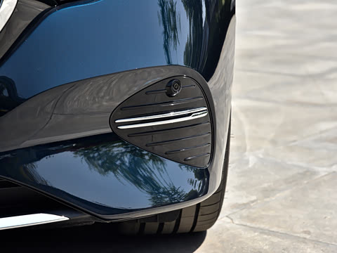 2026�� �Ŀ� E 300 L ������