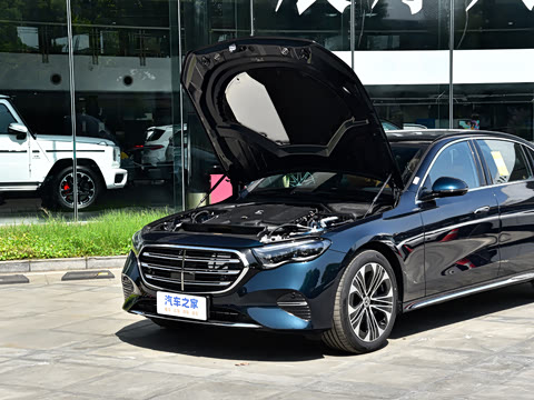 2026�� �Ŀ� E 300 L ������