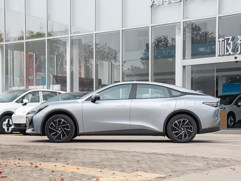 2025�� �Ŀ� 560PRO 185kW