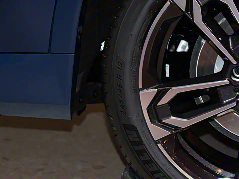 2025�� xDrive30L M�˶���ҹ��װ