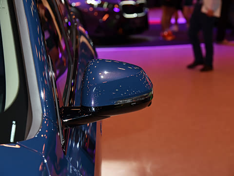 2025�� xDrive30L M�˶���ҹ��װ