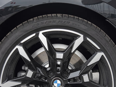 2026�� 430i M�˶���ҹ��װ