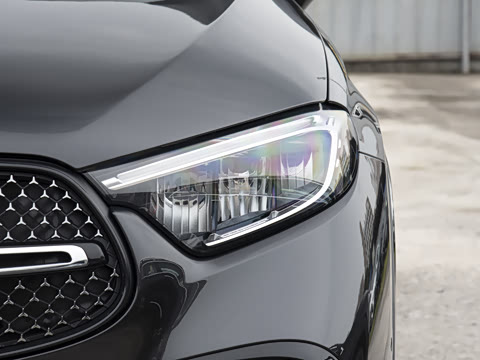 2026�� �Ŀ� GLC 300 4MATIC ����SUV