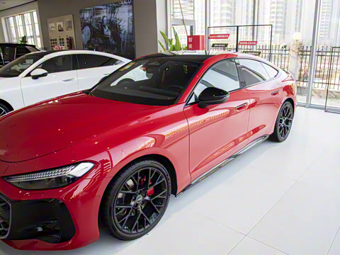 2026�� TFSI quattro 150kW �����޶���