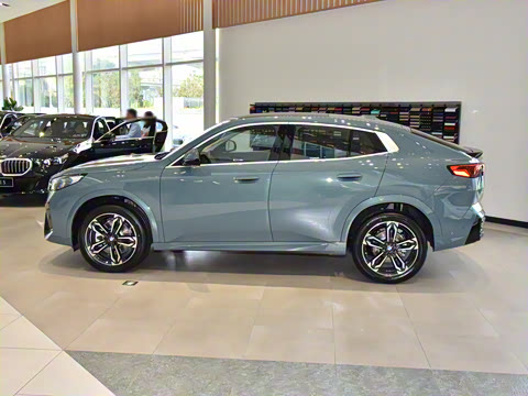 2025�� sDrive25i M�˶���װ