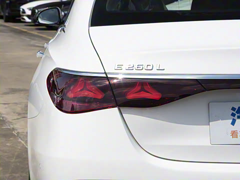 2025�� �Ŀ� E 260 L