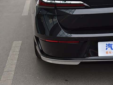 2026�� 735Li ������װ