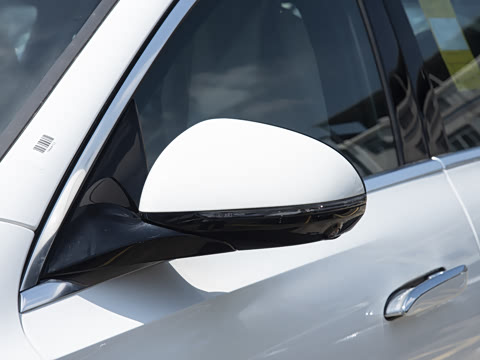 2025�� �Ŀ� E 260 L