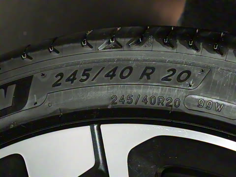 2025�� �ھ������ 100kWh Touring