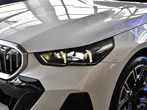 2026�� xDrive 50L M�˶���װ