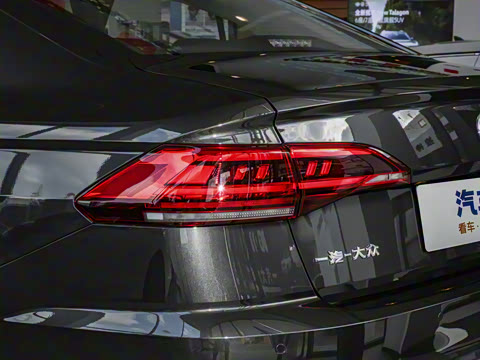 2025�� �Ŀ� 200TSI DSG����PRO��