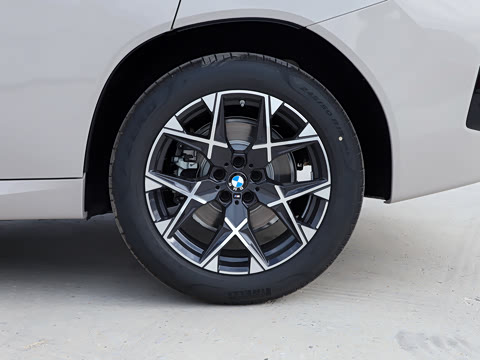 2027�� xDrive25L M�˶���ҹ��װ