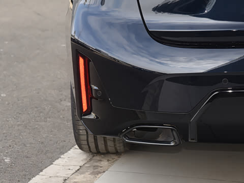 2026�� 330Li ������ M�˶���ҹ��װ