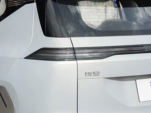 2025�� Plus 610 ������