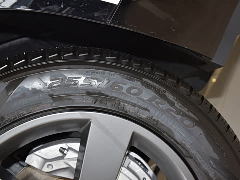 2026�� 110 3.0T P400 X-Dynamic HSE