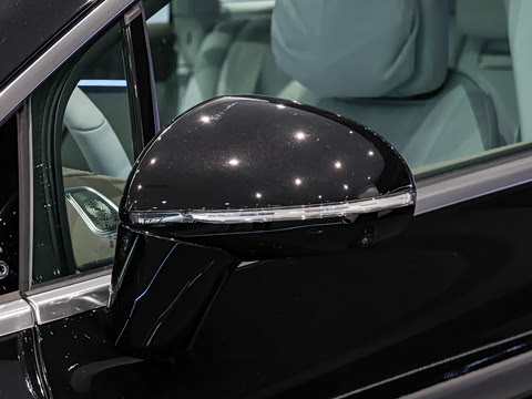 2025�� 500 4MATIC