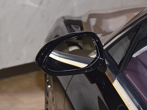 2026�� 4.0T V8��