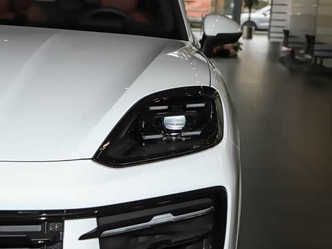 2026�� Cayenne Coup�� 3.0T