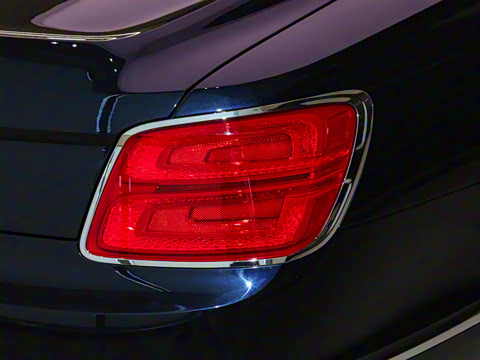 2026�� 4.0T V8 Mulliner