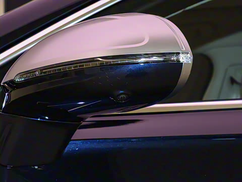 2026�� 4.0T V8 Mulliner