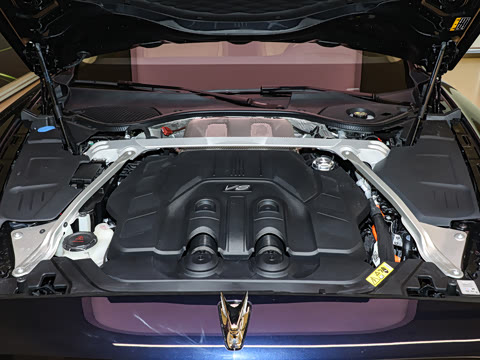 2026�� 4.0T V8 Mulliner