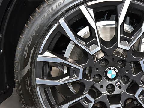 2025�� xDrive 40Li M�˶���ҹ��װ