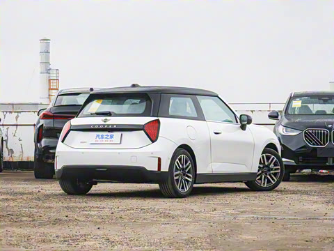 2025�� �Ŀ� 466km COOPER E ������