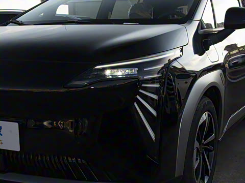 2025�� Plus 610 ������