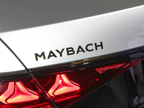 2027�� S 580 4MATIC Night Series