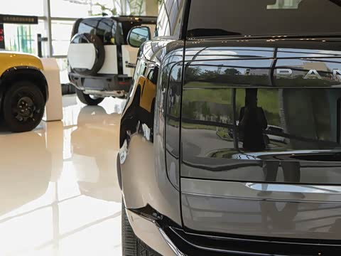 2026�� 3.0 L6 360PS SE�����