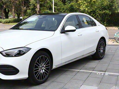 2025�� �Ŀ� C 260 L