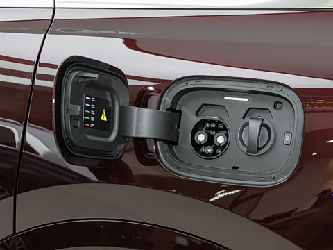 2025�� ���� Ultra�� 53.4kWh 6���� (896�߼����״