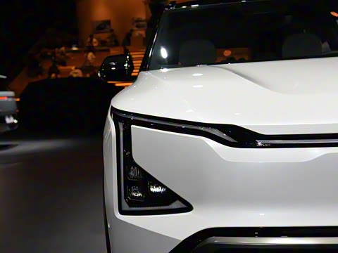 2025�� 580 Wave AWD GT-Line