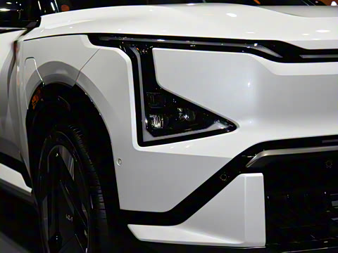 2025�� 580 Wave AWD GT-Line