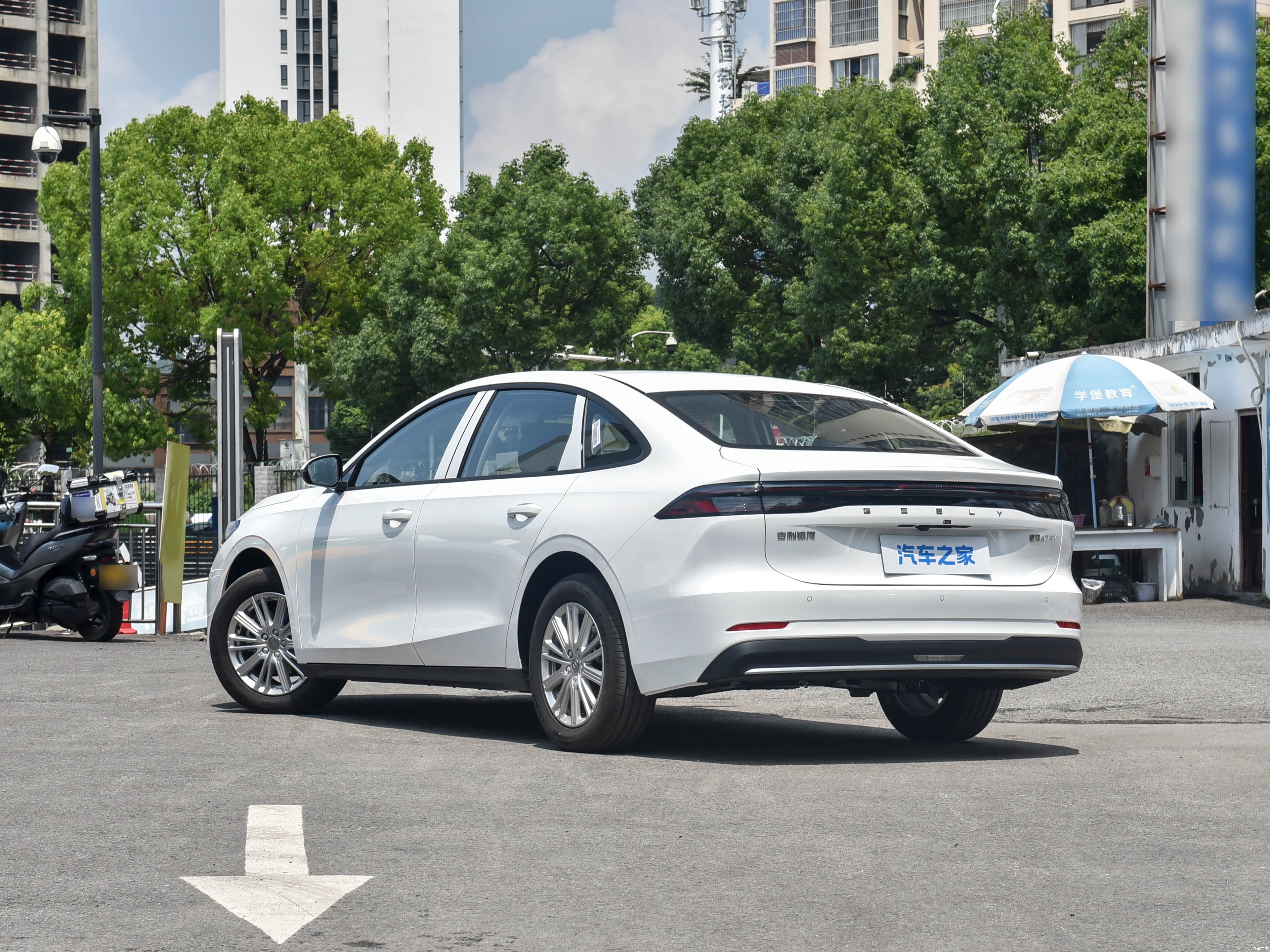 Geely A7 EV, миниатюра 5