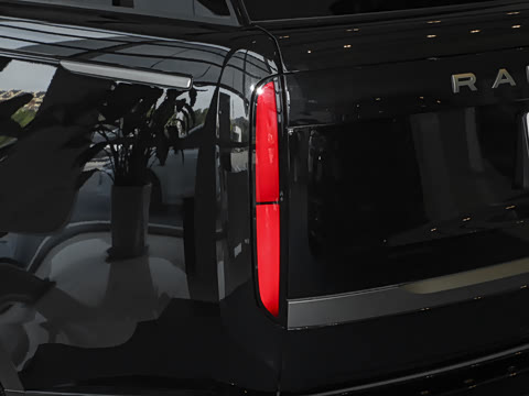 2025�� 3.0 L6 360PS ʢ����